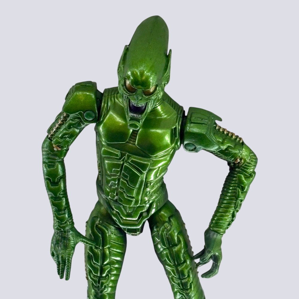 Green Goblin 6 Inch Action Figure Poseable Green Toy Biz Spider-Man 2002 Movie - Picture 3 of 5